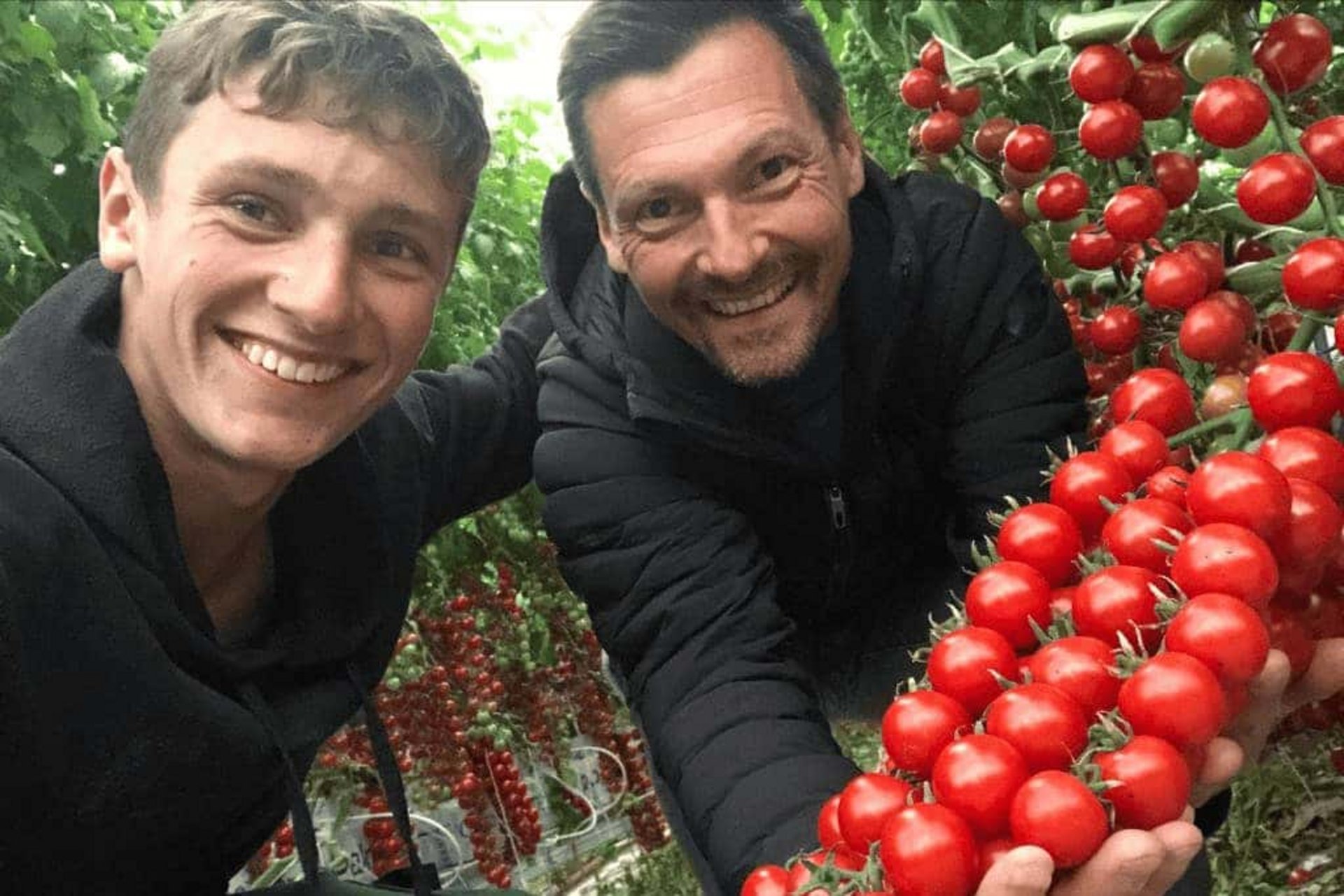   Moritz Hurni (links), Betriebsleiter von Hurni-Bio, mit Vater Thomas Hurni.